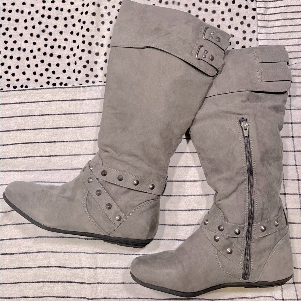 RAMPAGE Batari Grey FX Suede Boots Size 8